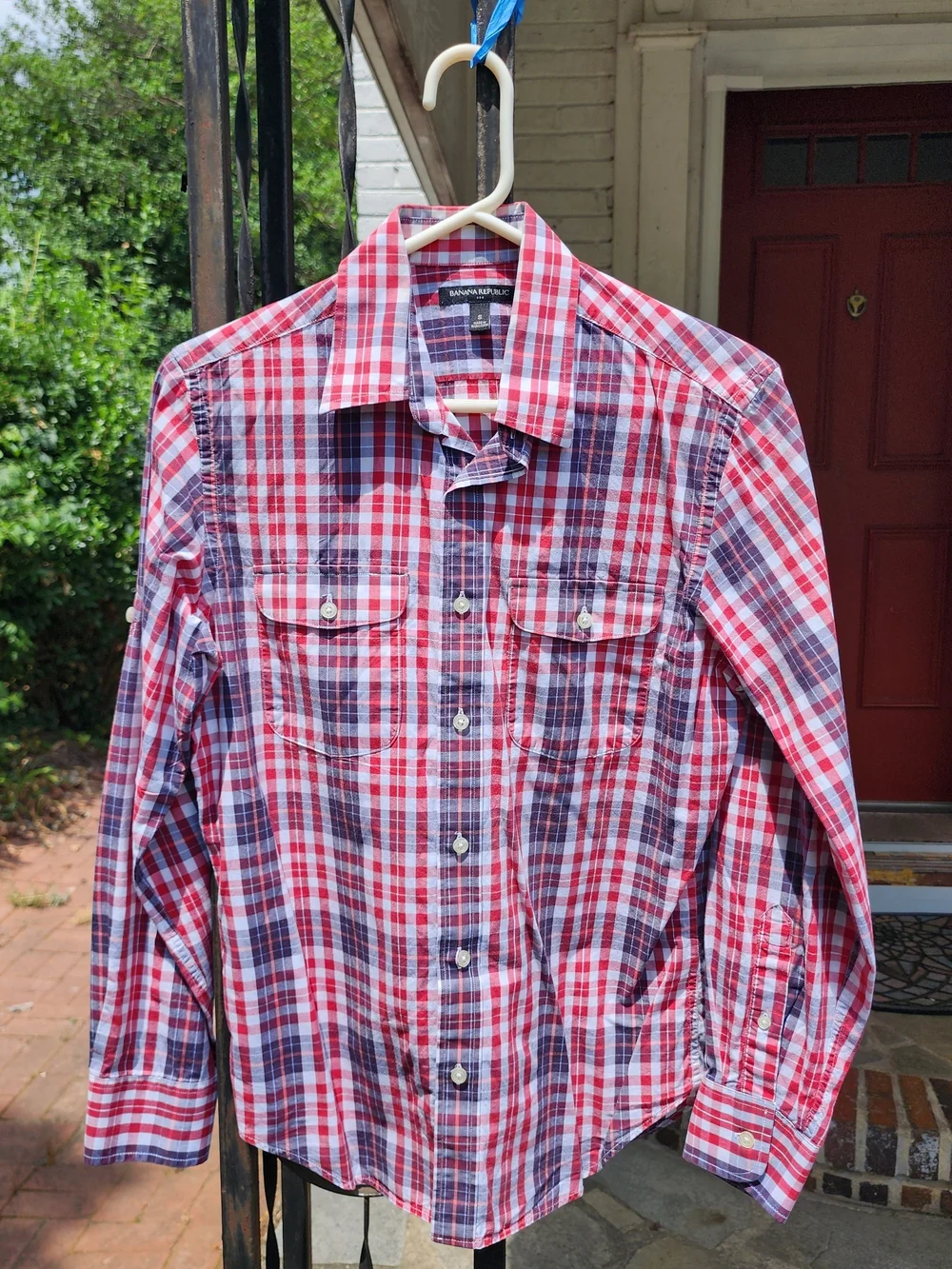 Banana Republic Men's Plaid Button-Down Shirt. Size Small.